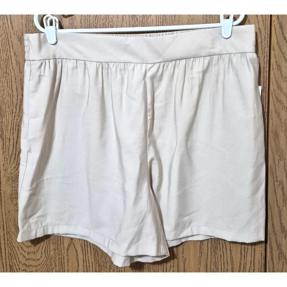 Ophelia Roe Women's Beige Summer Shorts Elastic Waist Pockets Size XL NWT